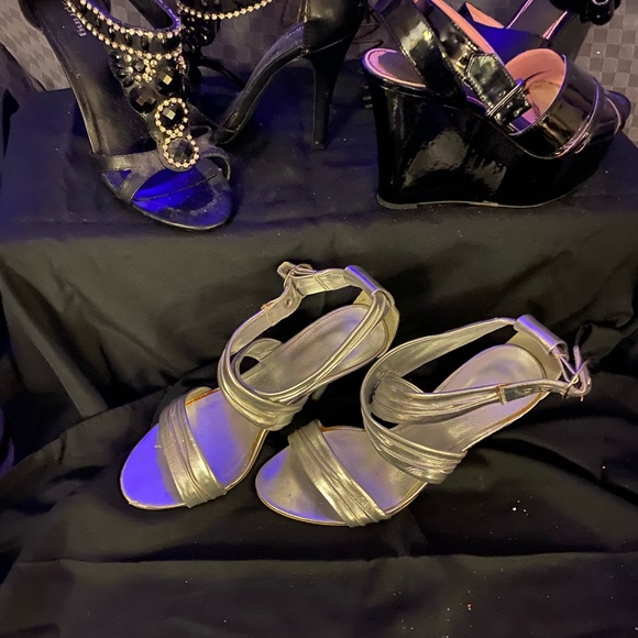 👠 👠 shoes , shoes and more shoes !  All size 6.5-7.5 starting at $10 to $25 - Picture 6 of 7